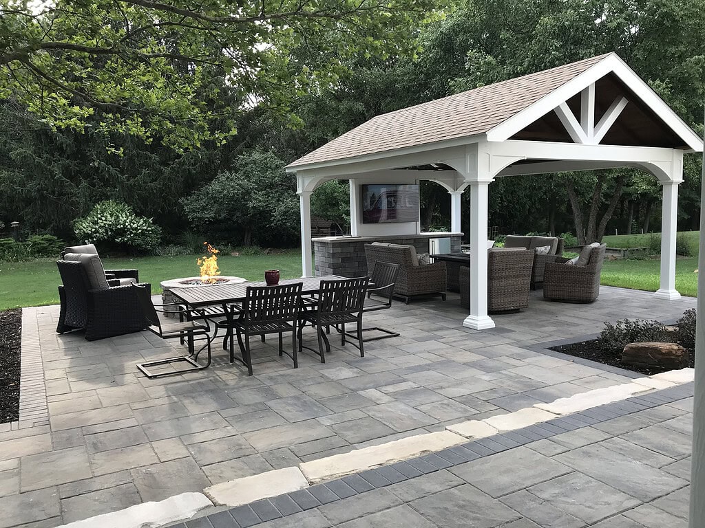 Transformation Of Outdoor Entertainment Space - Midland Concrete Products